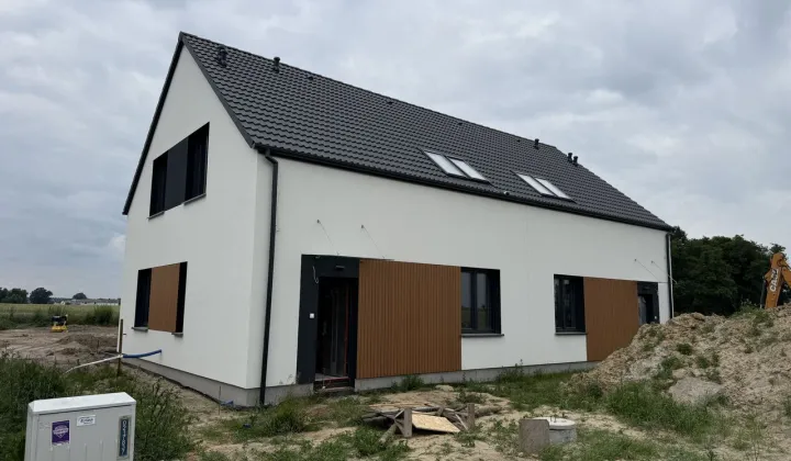 bliźniak, 5 pokoi Konarskie Huby Konarskie