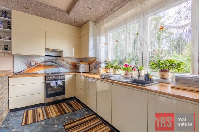 dom wolnostojący, 4 pokoje Laski. Zdjęcie 5