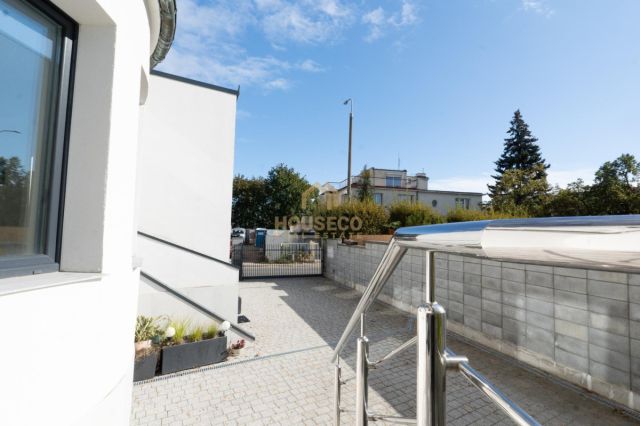 bliźniak, 11 pokoi Gdynia Kamienna Góra, ul. Józefa Korzeniowskiego. Zdjęcie 1