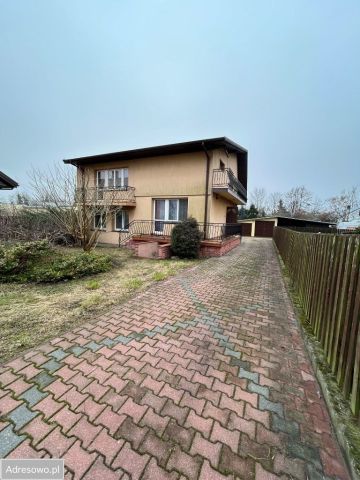 dom wolnostojący, 5 pokoi Wisznice, ul. Fabryczna. Zdjęcie 1