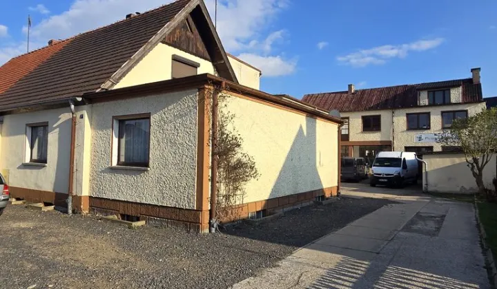 dom wolnostojący, 7 pokoi Olesno, ul. Opolska
