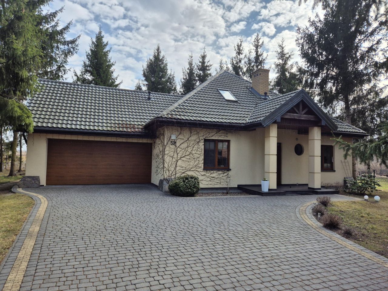 dom wolnostojący, 5 pokoi Humin. Zdjęcie 1