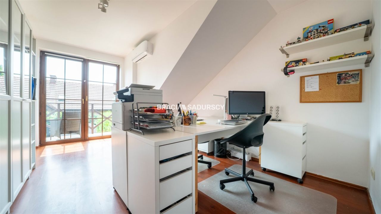 dom szeregowy, 6 pokoi Zabawa. Zdjęcie 28