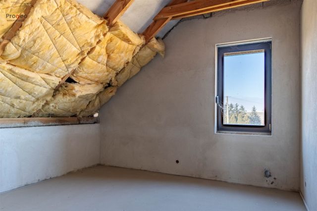 dom wolnostojący, 5 pokoi Święciec. Zdjęcie 13