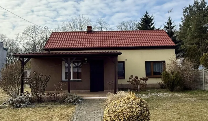 dom wolnostojący, 3 pokoje Ciążeń, ul. Parkowa