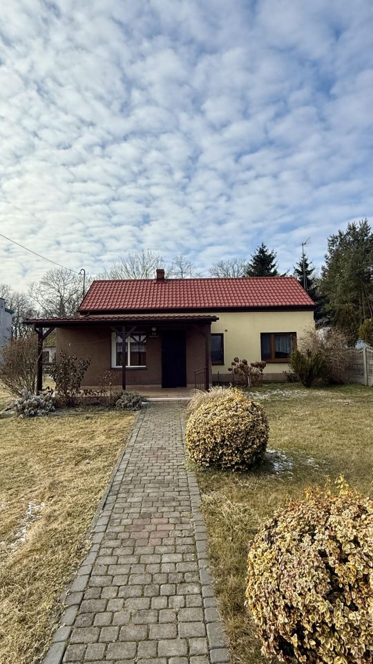 dom wolnostojący, 3 pokoje Ciążeń, ul. Parkowa. Zdjęcie 1