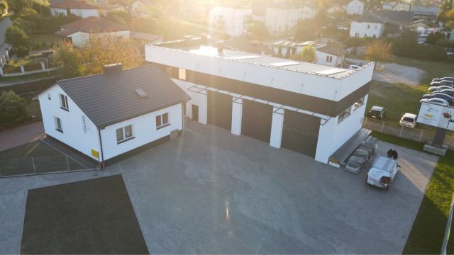 Hala/magazyn Nowe Iganie, ul. Józefa Bema. Zdjęcie 1