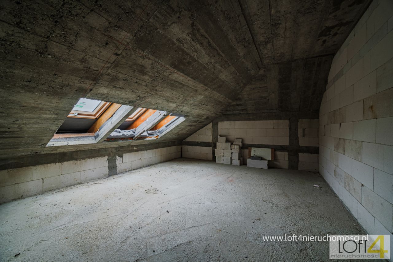 dom wolnostojący, 5 pokoi Burzyn. Zdjęcie 11