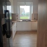 dom wolnostojący, 6 pokoi Chrząstów. Zdjęcie 1