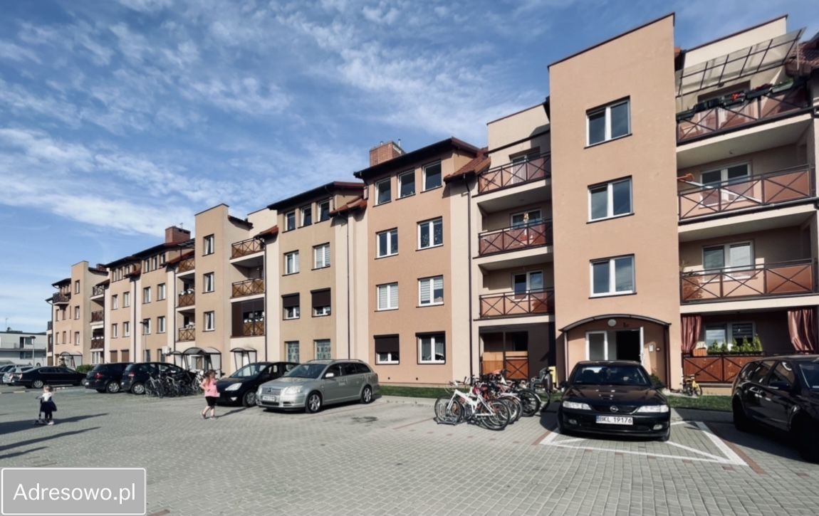 Mieszkanie 3-pokojowe Skoki, ul. Adama Mickiewicza. Zdjęcie 1