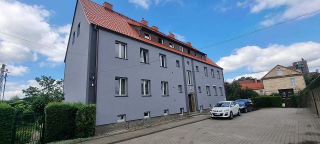 Mieszkanie 3-pokojowe Dzierżoniów, ul. Stefana Żeromskiego. Zdjęcie 1