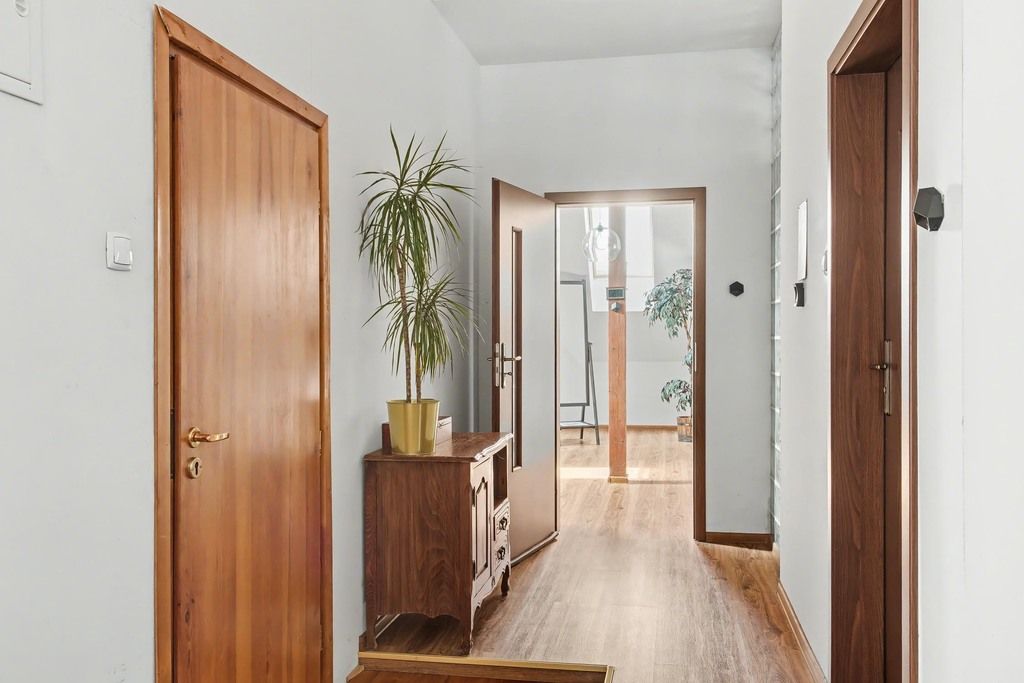 dom wolnostojący, 6 pokoi Borzęcin Mały, ul. Kosmowska. Zdjęcie 19