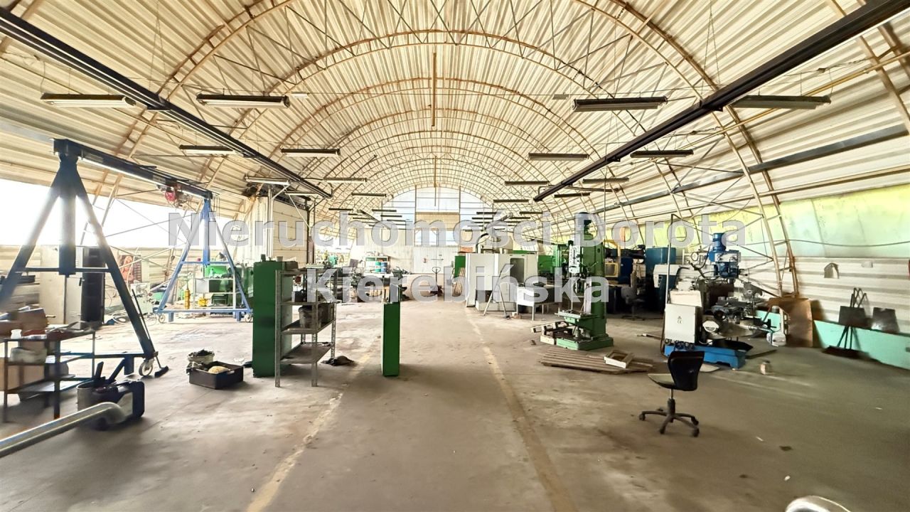 Hala/magazyn Ujazd. Zdjęcie 3