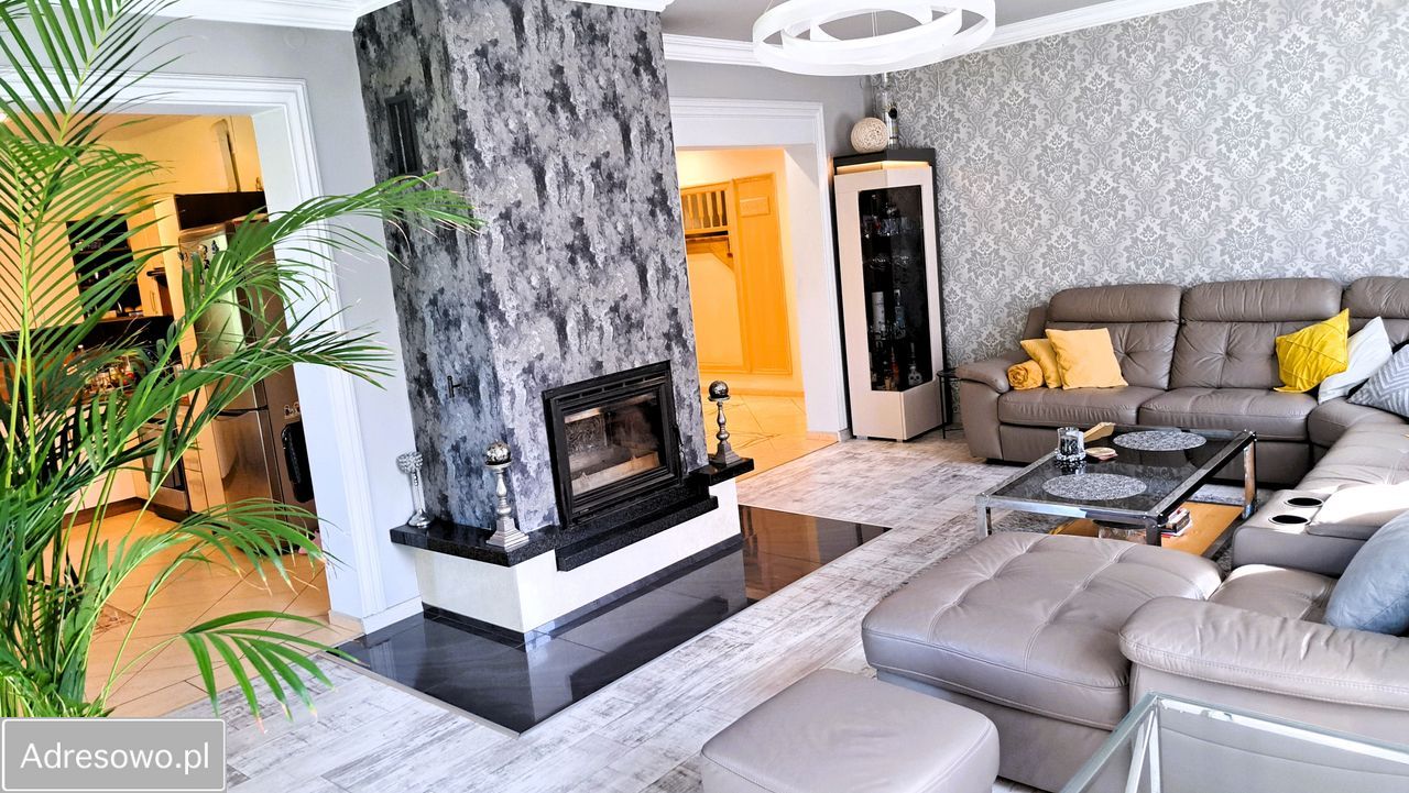 dom wolnostojący, 5 pokoi Ustroń Centrum, ul. Jana Wantuły. Zdjęcie 2