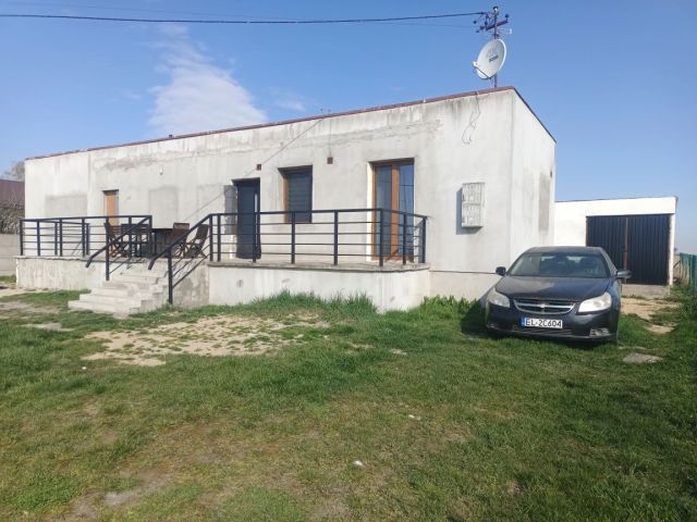 dom wolnostojący, 2 pokoje Sierosław. Zdjęcie 1