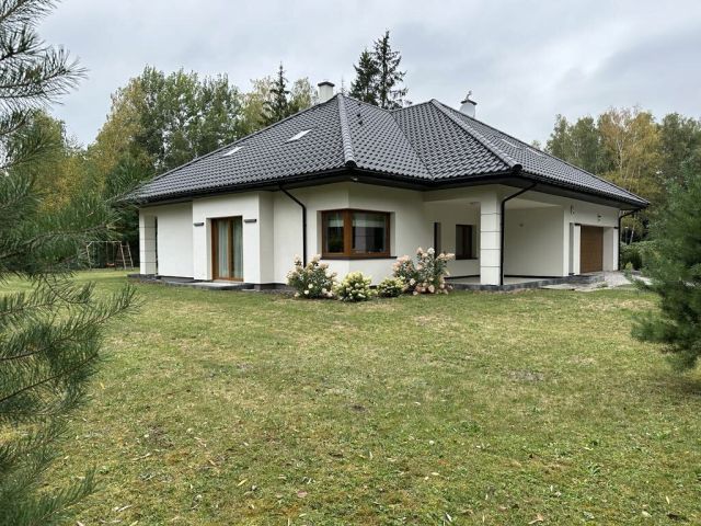 dom wolnostojący, 5 pokoi Złotokłos. Zdjęcie 1