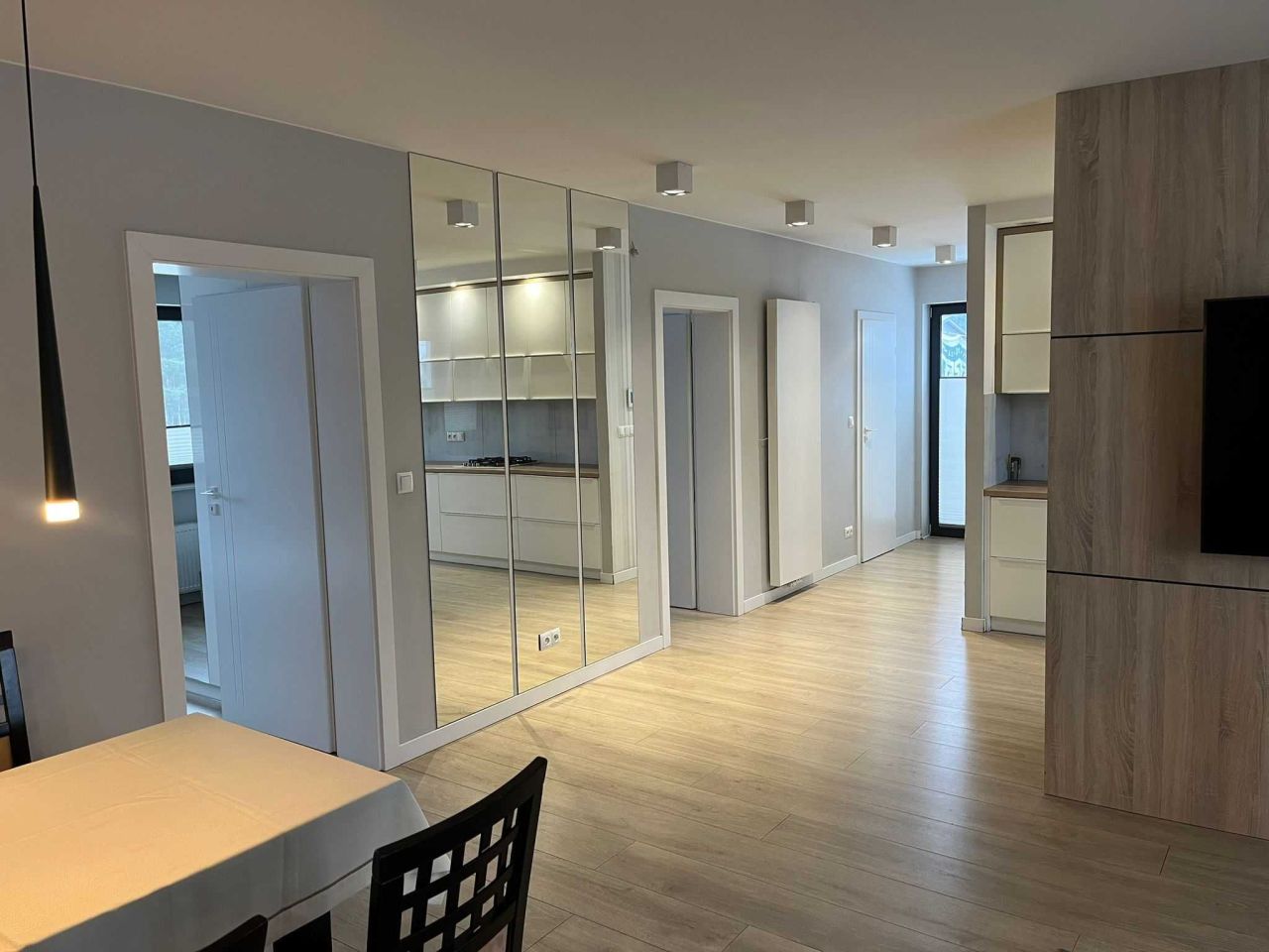 Mieszkanie 3-pokojowe Milejowice. Zdjęcie 3