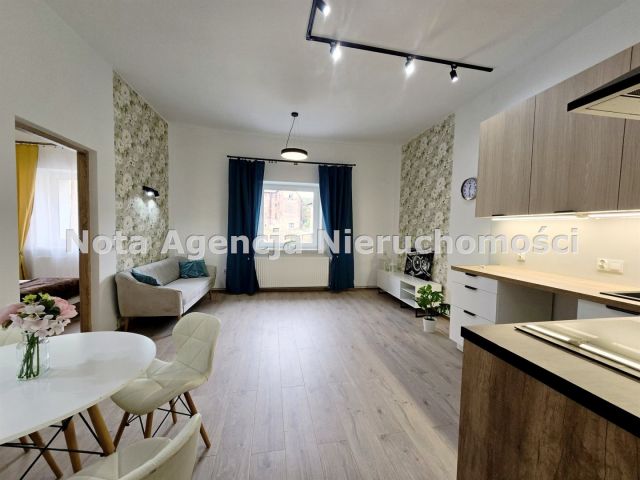 Mieszkanie 3-pokojowe Wałbrzych Stary Zdrój, ul. Parkowa. Zdjęcie 1