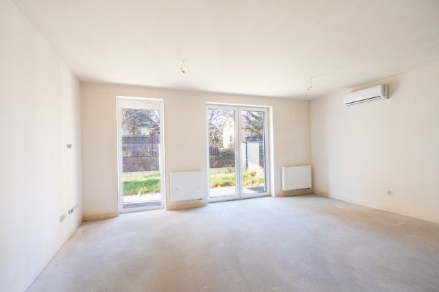 dom szeregowy, 4 pokoje Rzeszów Miłocin, ul. Laurowa. Zdjęcie 1