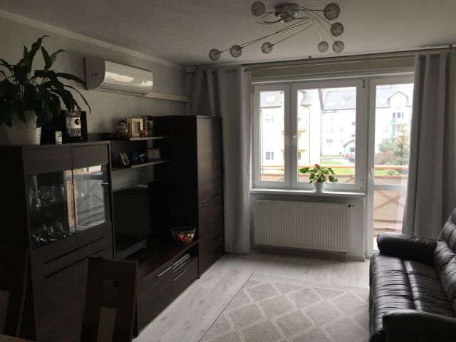 Mieszkanie 3-pokojowe Będzin Górki Małobądzkie, ul. Kasztanowa. Zdjęcie 1