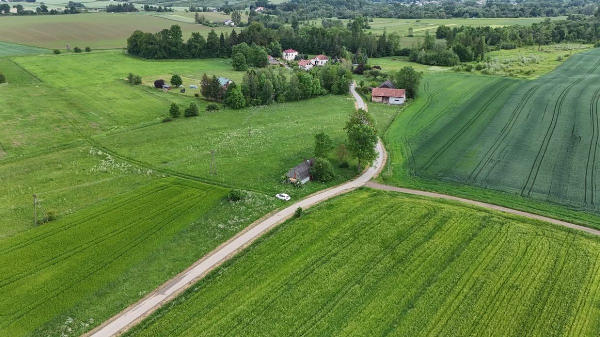 dom wolnostojący, 2 pokoje Szebnie. Zdjęcie 8