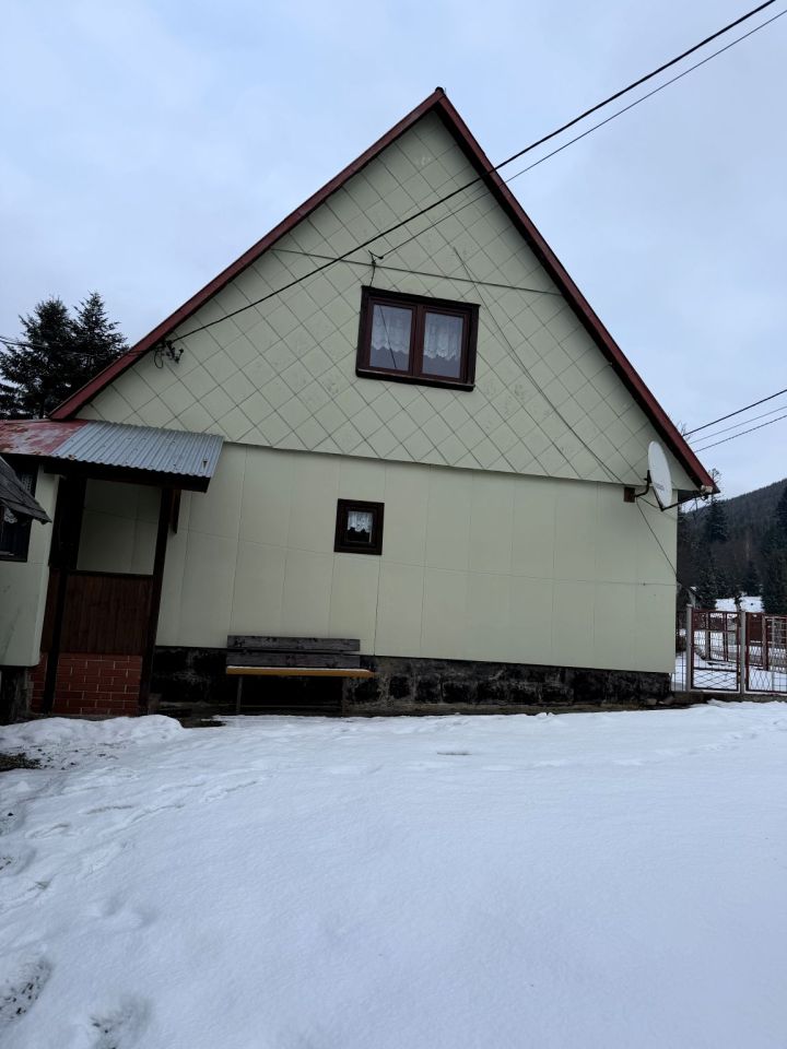 dom wolnostojący, 5 pokoi Złatna. Zdjęcie 2