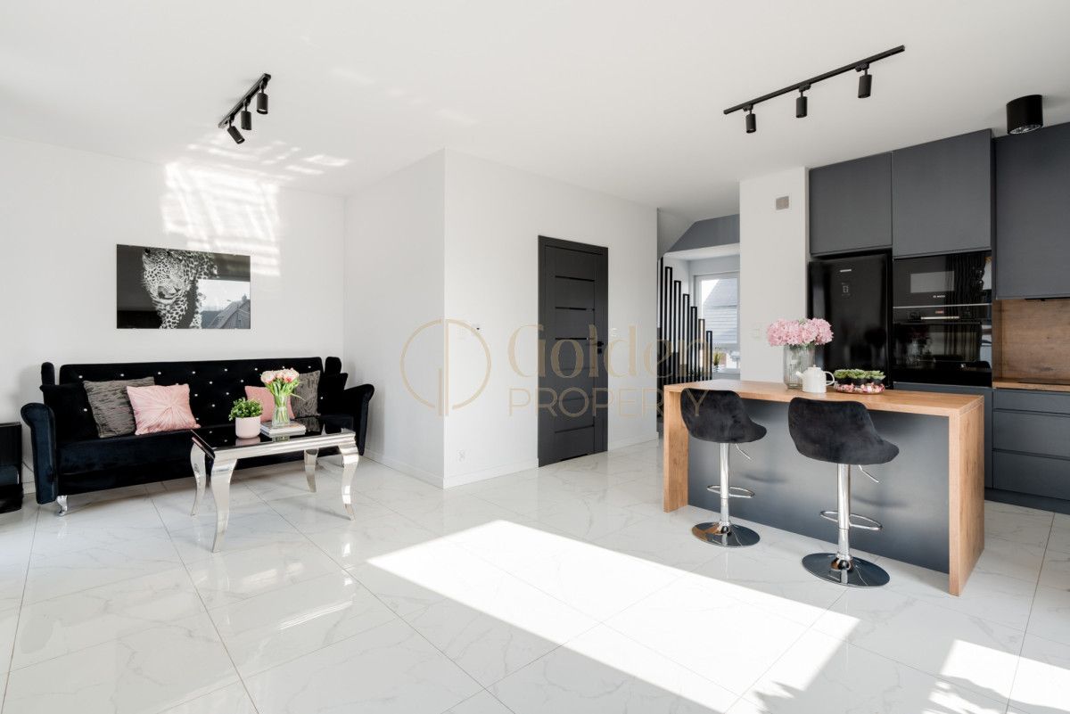 Mieszkanie 4-pokojowe Rumia, ul. Jarzębinowa. Zdjęcie 2