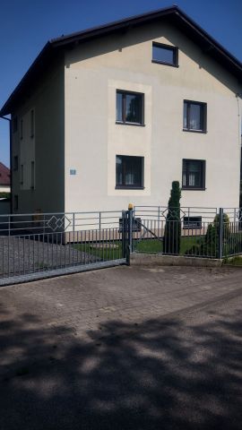 dom wolnostojący, 7 pokoi Leśna, ul. Jagodowa. Zdjęcie 1