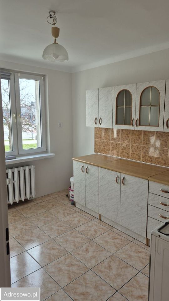 Mieszkanie 3-pokojowe Ostrowiec Świętokrzyski, ul. Mieczysława Radwana. Zdjęcie 2