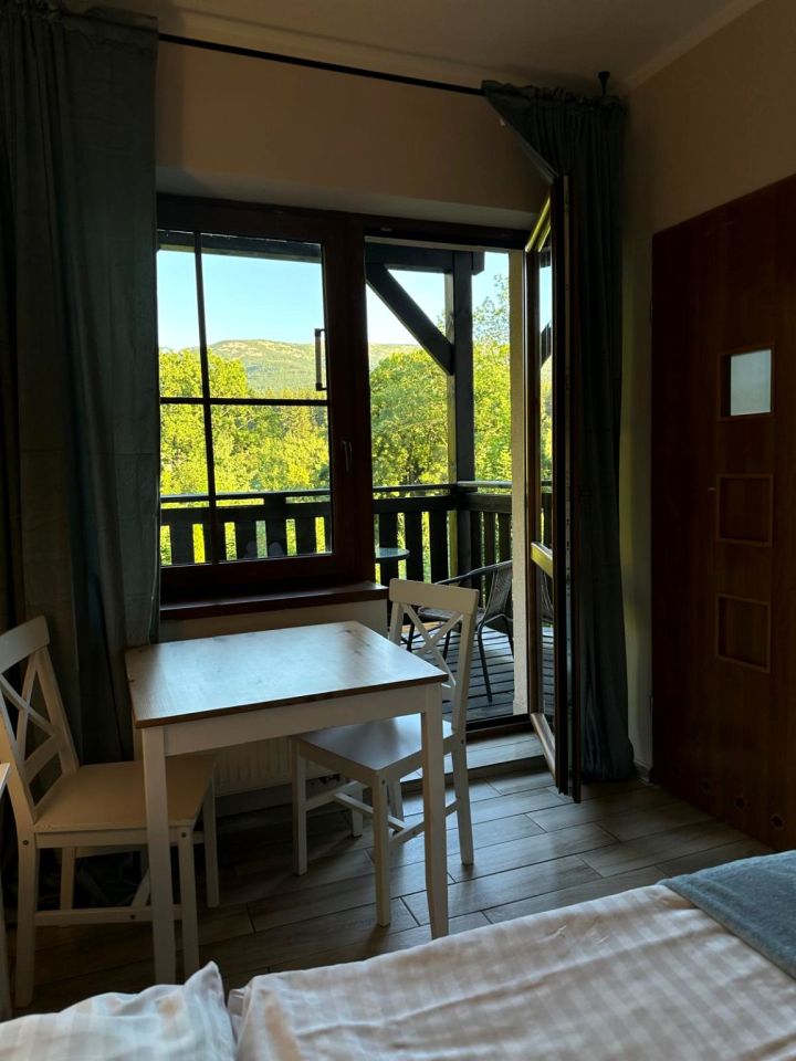 dom wolnostojący, 13 pokoi Szklarska Poręba, ul. 1 Maja. Zdjęcie 12