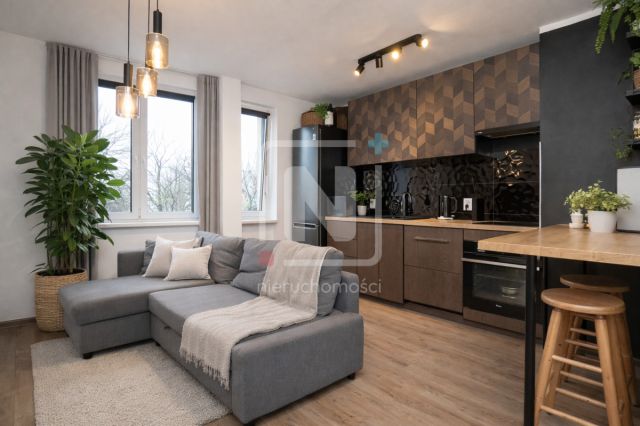 Mieszkanie 3-pokojowe Warszawa Praga, ul. Międzynarodowa. Zdjęcie 1