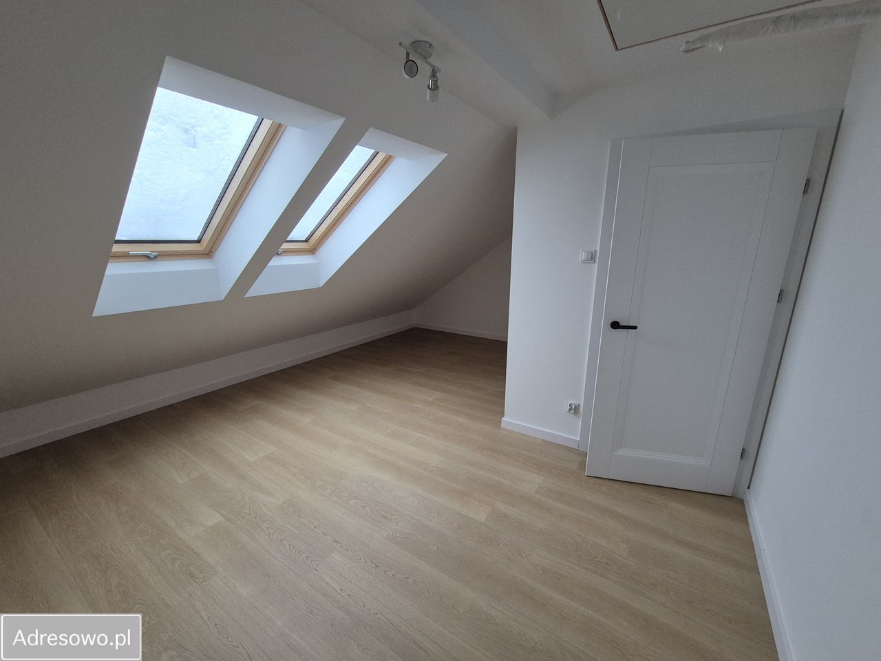 dom szeregowy, 5 pokoi Kielce Bukówka, ul. Jałowcowa. Zdjęcie 10