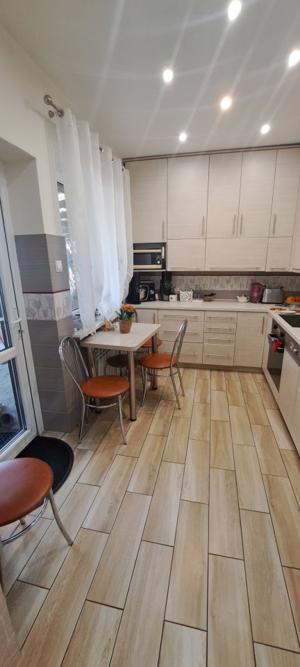 Mieszkanie 4-pokojowe Szwaruny. Zdjęcie 11