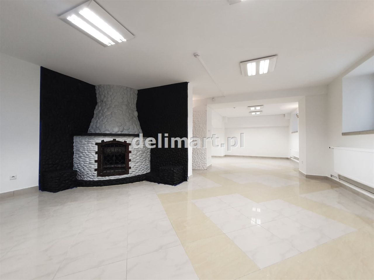 Lokal Lesko, pl. Konstytucji 3 Maja. Zdjęcie 7