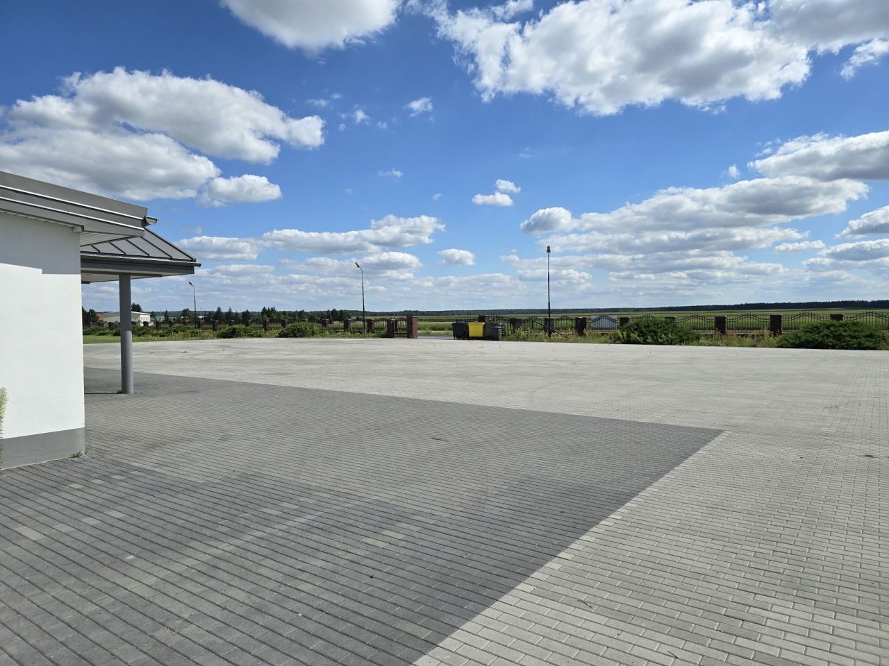 Hala/magazyn Łęka Mroczeńska. Zdjęcie 7