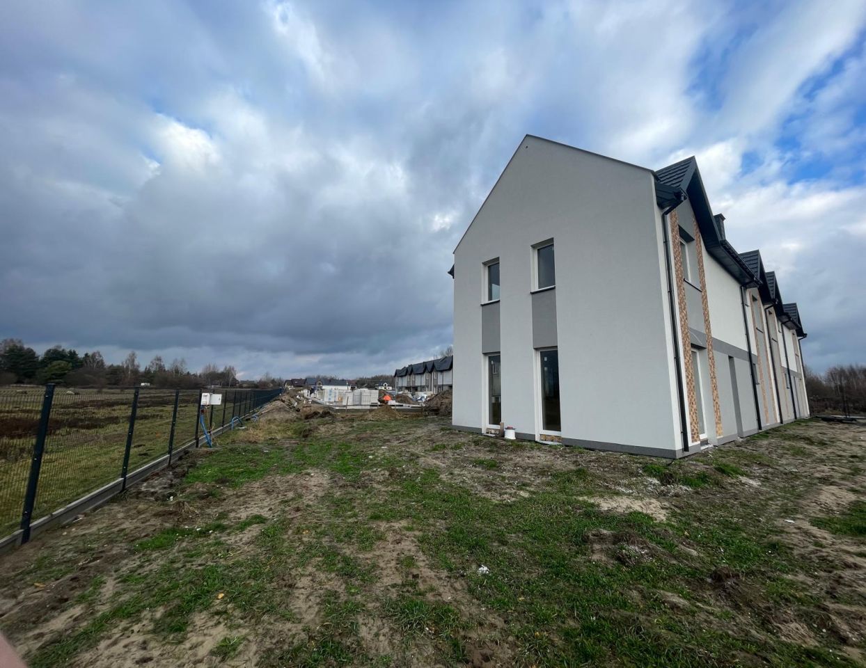 dom szeregowy, 5 pokoi Krzewina