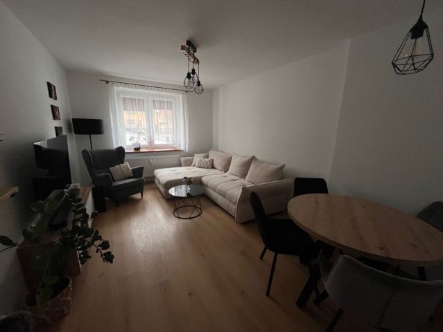 Mieszkanie 3-pokojowe Lewin Brzeski. Zdjęcie 1