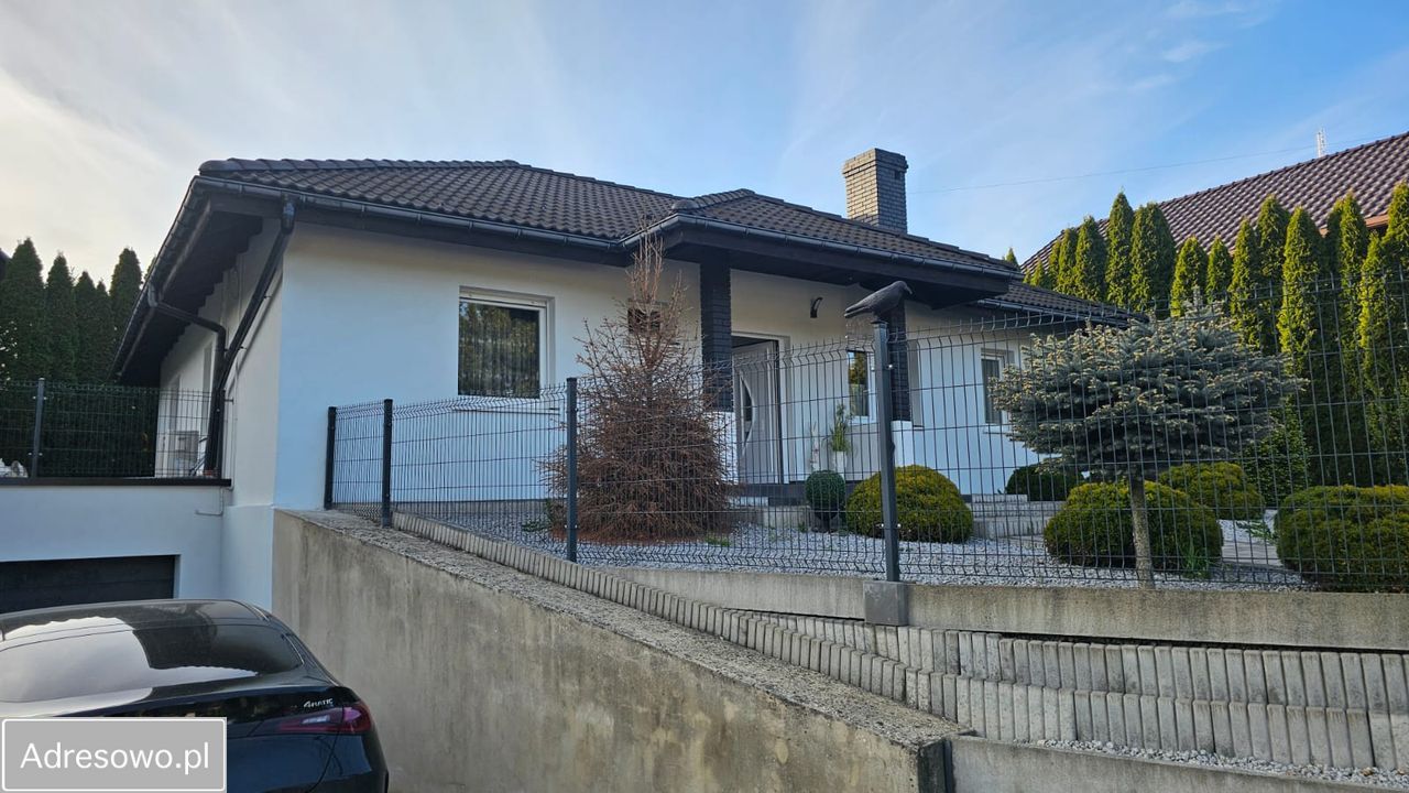 dom wolnostojący, 4 pokoje Gogołowa, ul. Cicha. Zdjęcie 1