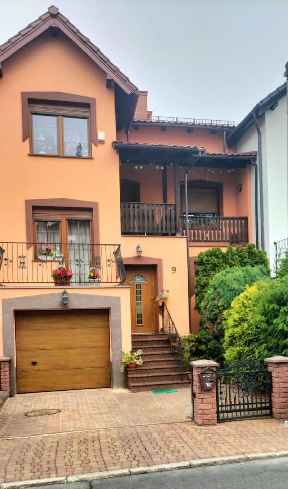 dom szeregowy Głogów, ul. Gnieźnieńska. Zdjęcie 1
