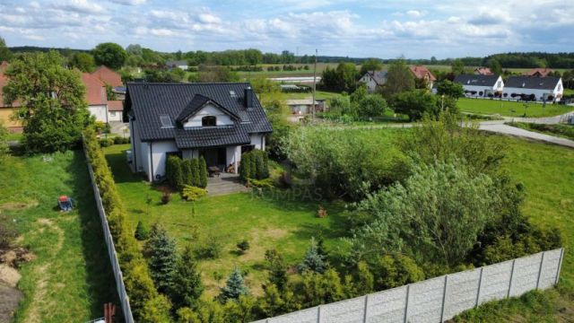 dom wolnostojący, 6 pokoi Bielawa. Zdjęcie 3