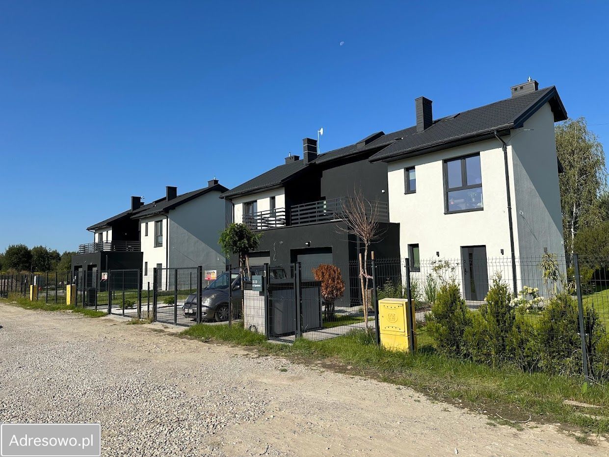 bliźniak, 4 pokoje Wola Mrokowska, ul. Ogrodowa. Zdjęcie 1