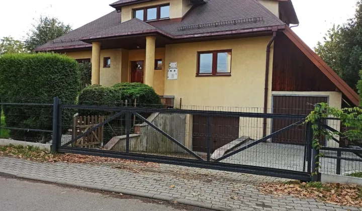 dom wolnostojący, 8 pokoi Czechowice-Dziedzice, ul. Polna