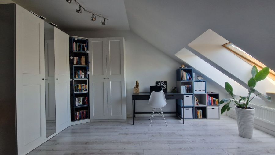 bliźniak, 5 pokoi Suchy Dwór. Zdjęcie 17