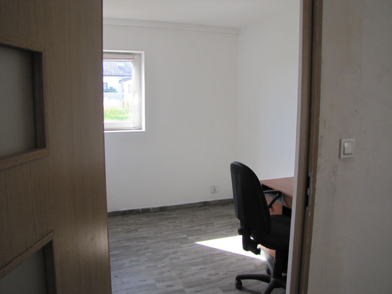 Hala/magazyn Sobiesiernie. Zdjęcie 7