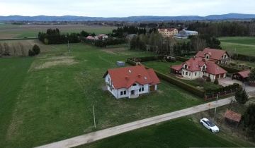 dom wolnostojący, 6 pokoi Moderówka
