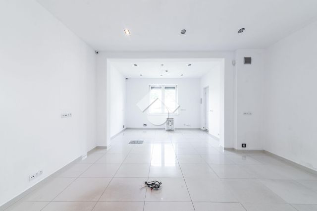 Lokal Kraków Podgórze Duchackie, ul. gen. Henryka Kamieńskiego. Zdjęcie 1