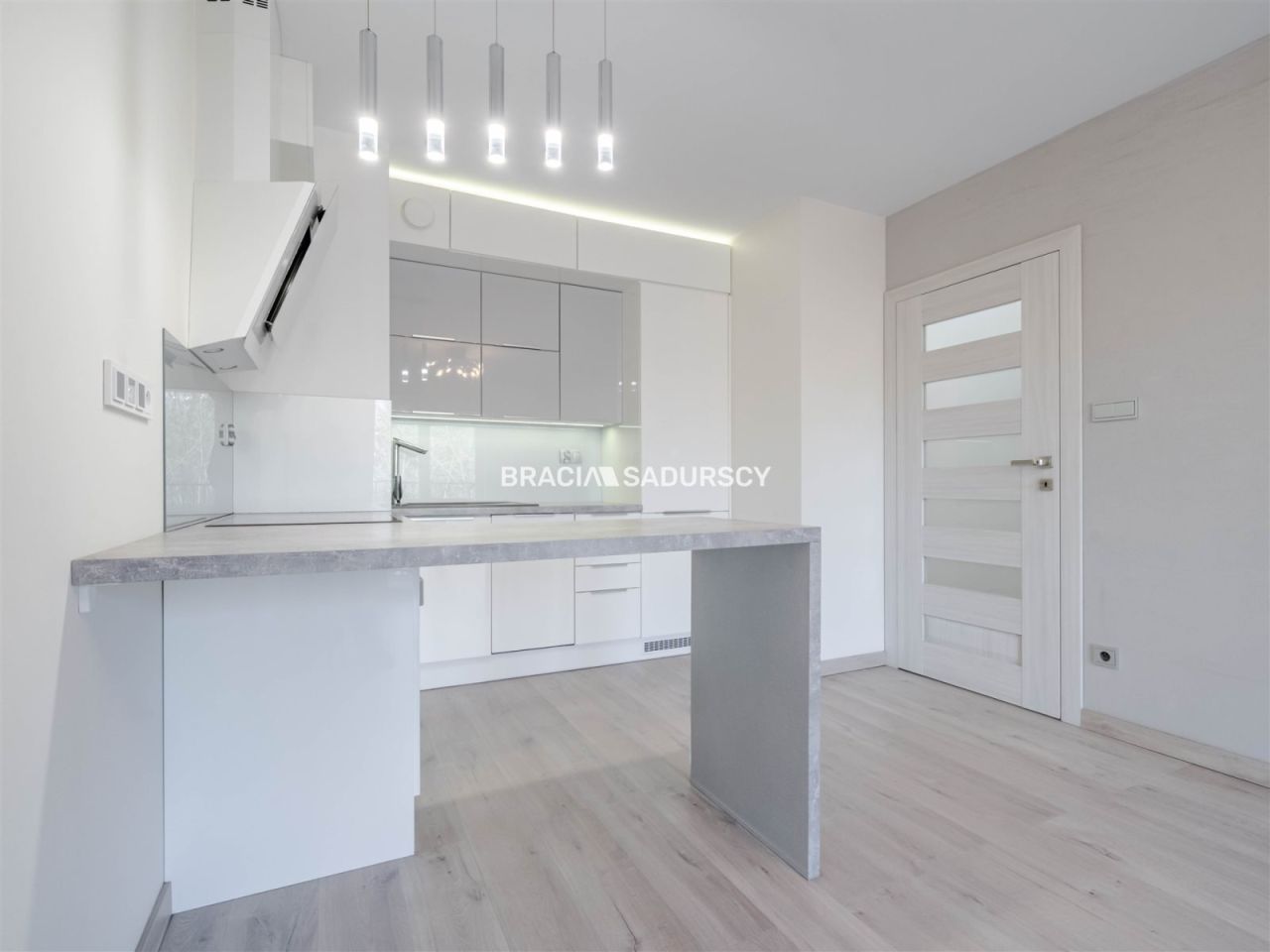 Mieszkanie 3-pokojowe Kraków Nowa Huta, os. Szklane Domy. Zdjęcie 4