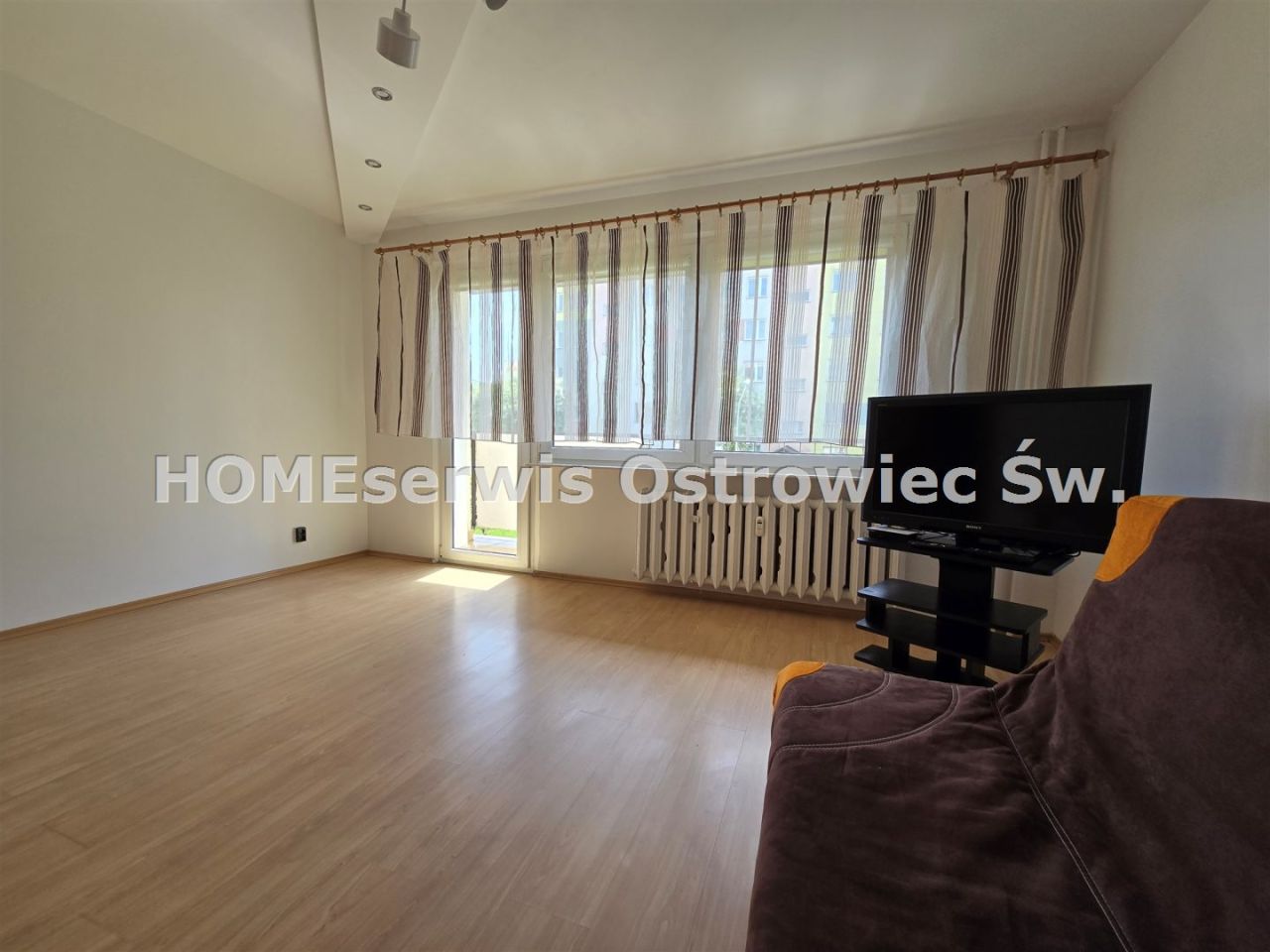 Mieszkanie 3-pokojowe Ostrowiec Świętokrzyski Stawki. Zdjęcie 3