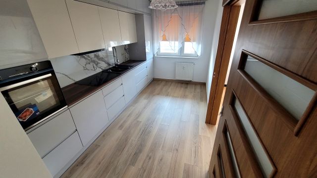 Mieszkanie 3-pokojowe Kielce Podkarczówka, ul. Hugona Kołłątaja. Zdjęcie 1