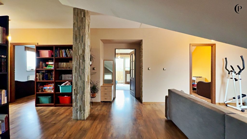 dom wolnostojący, 6 pokoi Rzozów. Zdjęcie 10